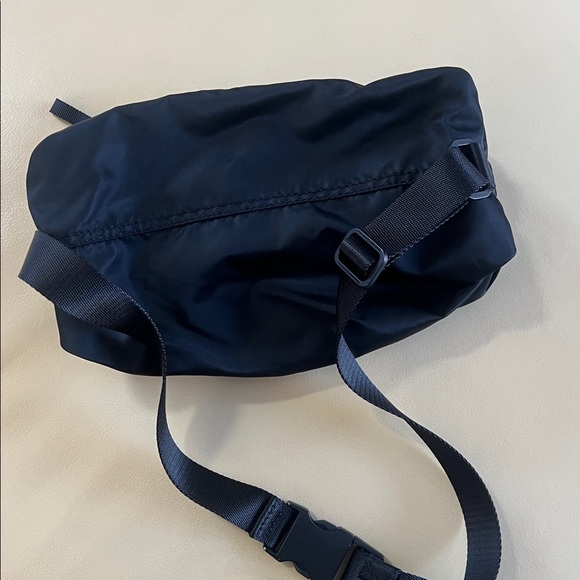Lululemon Fast Track Belt Bag (3L) - Picture 5 of 7